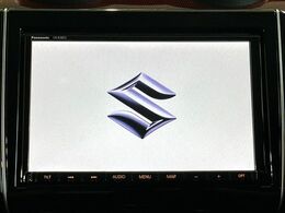 【純正8インチナビ】人気の純正ナビを装備しております。ナビの使いやすさはもちろん、オーディオ機能も充実！キャンプや旅行はもちろん、通勤や買い物など普段のドライブも楽しくなるはず♪