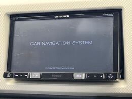 【ナビゲーション】目的地までしっかり案内してくれる使いやすいナビ。Bluetooth接続すればお持ちのスマホやMP3プレイヤーの音楽を再生可能！毎日の運転がさらに楽しくなります！！