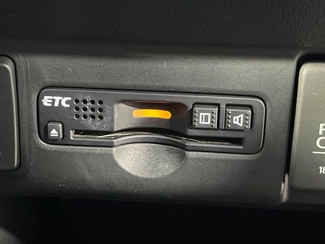 【ETC】高速道路の料金所をストレスなく通過！話題のスポットやサービスエリアに多い「スマートIC」利用時は必須のアイテムです。当店でセットアップを実施、ご納車当日からすぐにご利用いただけます！