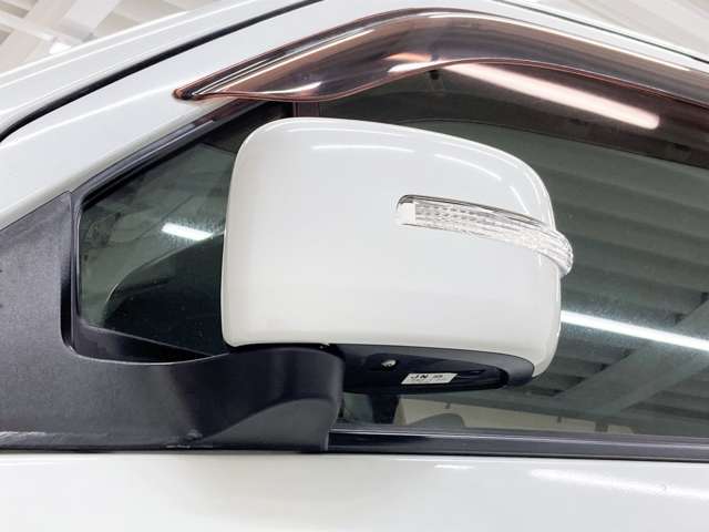 オートミラーを装備しています。