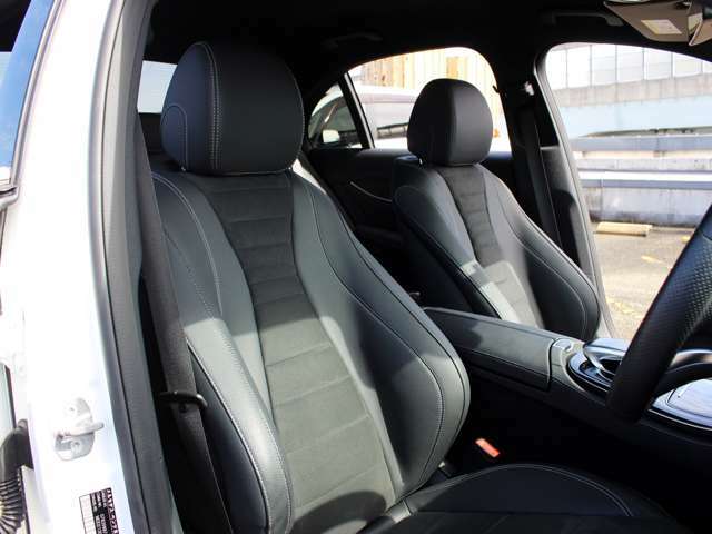 ■レザーARTICO/DINAMICAシート　使用感が一番出る運転席側シート。ご覧のようにきれいな状態となっております。詳しくはフリーコール　0078-6002-080898まで。