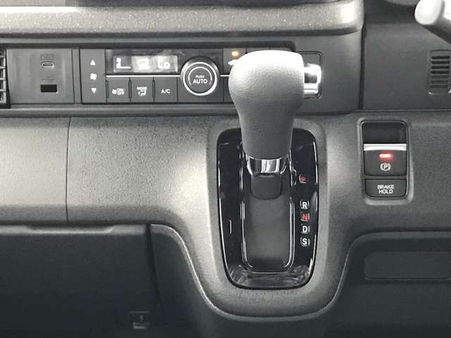 シフト周りです！ボタンの配置やメーターのイメージなどご覧ください♪♪