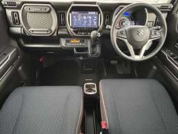 【インパネ全体】全方位で視界が広く、高い目線で運転もしやすいです！
