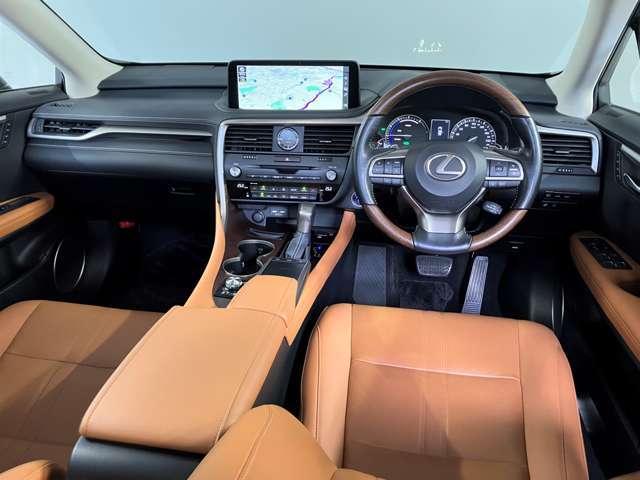 水平基調のインストメントパネル。すっきりしていて運転に集中できますね。