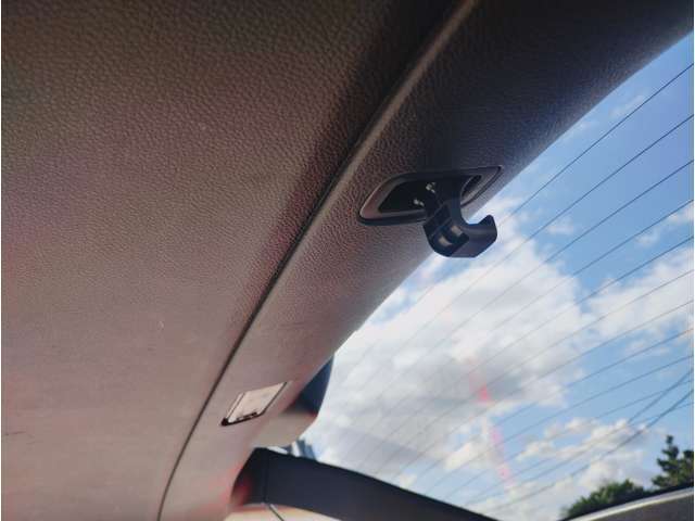 車中泊でランタンなどをぶら下げるフックです