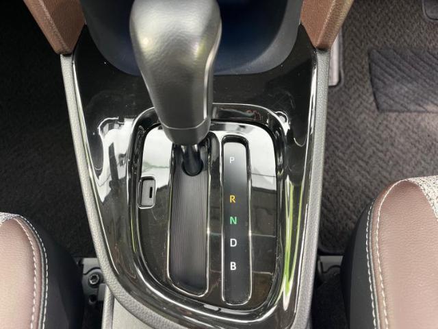 国産車から輸入車まで多様なお客様のニーズのお応えできるように、全国規模で豊富な在庫展開！車のことならWECARSへ！