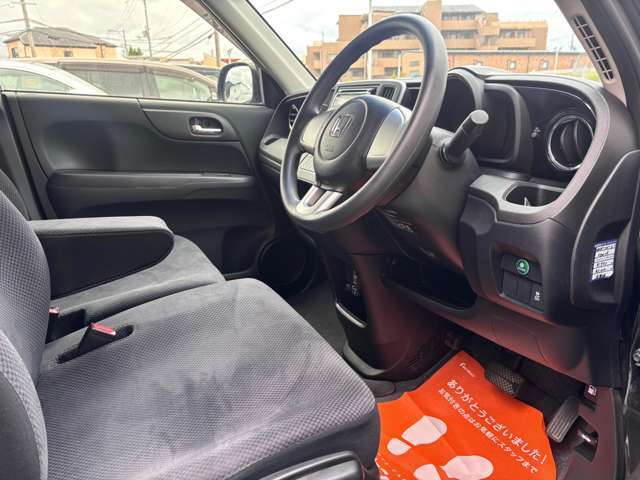 タバコの使用歴もなく、ペット乗車歴もない状態のお車でございます。