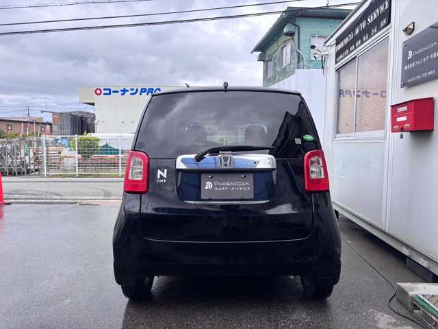 一体感のあるナビは、高級感ある車内を演出してくれます。Bluetooth再生などオーディオ機能も充実しておりますので、運転もより楽しめます。