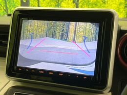 【バックカメラ】駐車時に後方がリアルタイム映像で確認できます。大型商業施設や立体駐車場での駐車時や、夜間のバック時に大活躍！運転スキルに関わらず、今や必須となった装備のひとつです！