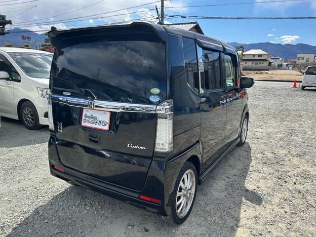 中古車販売　オーシャンデザイン山梨甲府店　〒400-0836　山梨県甲府市小瀬町1130-1　TEL：055-298-6227　FAX：055-242-6784