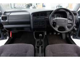 1995年製ゴルフ GLi、わずか3.3万kmという走行距離が物語る、大切に保管されてきた歴史があります。