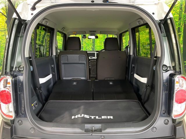 普段のお買い物や通勤、送迎等に十分な荷室スペースを確保しております。セカンドシートを倒すと、大きな荷物の積載も可能です♪