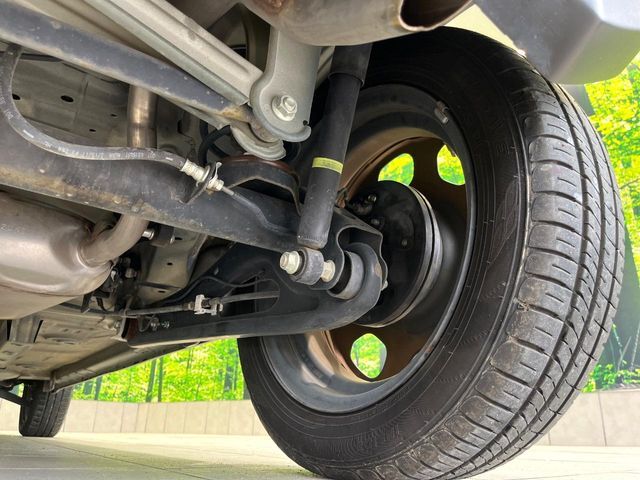 お車を安心してお乗りいただく為には、足回りの定期点検が欠かせません。サービスサポート（有償保証）では無料点検もご提供しており、安心のカーライフをお過ごしいただけるサポート体制が整っています。