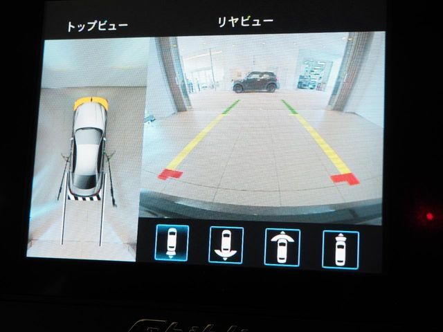 全周囲カメラ付き。駐車も安心です