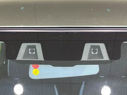 【スズキ　セーフティサポート】走行中に前方の車両等を認識し、衝突しそうな時は警報とブレーキで衝突回避と被害軽減をアシスト。より安全にドライブをお楽しみいただけます。