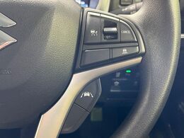 【アダプティブクルーズコントロール】高速道路での長距離走行が楽に！！自動で速度を保つクルーズコントロールが、衝突軽減システムと連携し、前方の車両を感知して車間を保つように速度調節してくれます！！