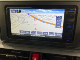 【ナビゲーション】目的地までしっかり案内してくれる使いやすいナビ。Bluetooth接続すればお持ちのスマホやMP3プレイヤーの音楽を再生可能！毎日の運転がさらに楽しくなります！！