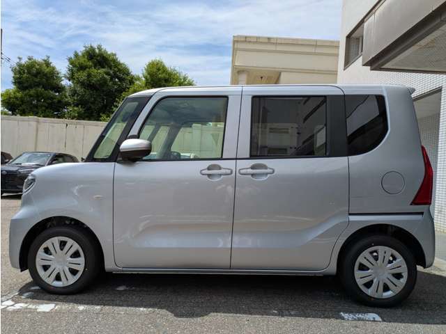 アフターサービスも安心！！ 自社整備工場・自社鈑金工場・積載車を完備しておりますので、お客様のご購入後も手厚くサポートいたします！！