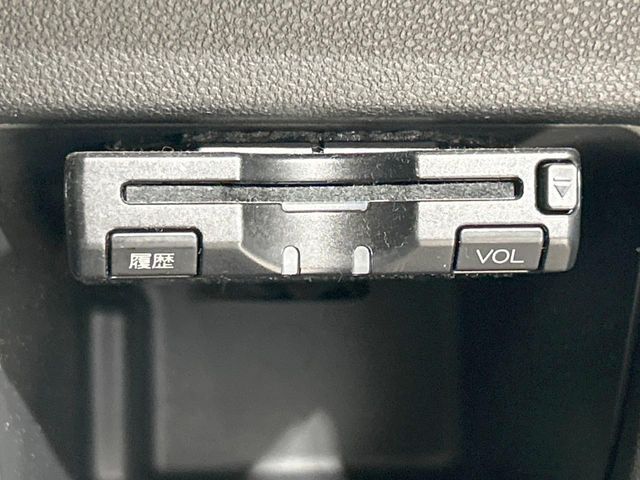 【ETC】高速道路の料金所をストレスなく通過！話題のスポットやサービスエリアに多い「スマートIC」利用時は必須のアイテムです。当店でセットアップを実施、ご納車当日からすぐにご利用いただけます！