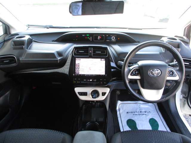当店の中古車は全車走行テスト確認済です。安心してお乗りいただける車両を厳選価格にて販売しております。