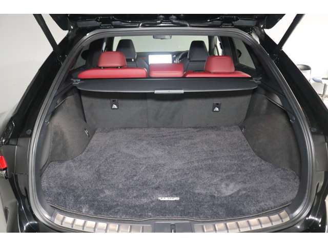 さらに、CPOは納車から2年間、走行無制限の保証も付いております。先ほどの整備費用と併せて安心を提供させていただいております。有償になりますが、保証期間を3年にすることも可能です！詳しくはスタッフまで