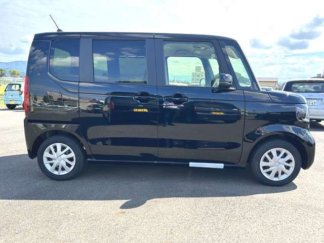 【保険】自動車保険のスペシャリストがお客様の立場になってお客様に最適な自動車保険のご提案や万が一の時の事故対応にあたりますので、ご安心ください。