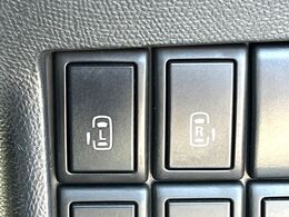 【両側パワースライドドア】スマートキーや運転席のスイッチで後席両側スライドドアの開閉が可能♪電動だから力を入れてドアを開ける必要が無く、小さなお子様でも簡単に開け閉めでき快適です♪