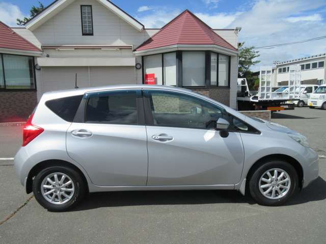 当店のお車はもちろん安心のワイド保証付販売！万が一に備えて嬉しい保証内容です。法定点検整備を実施してから納車させていただきます。