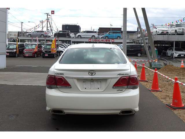 また、当店は運輸局局長指定の整備工場を併設しております。lご購入後のアフターサービスもすべて当店にお任せください♪皆様のご来店を心よりお待ちしております！――スタッフ一同