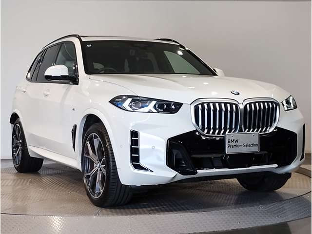 BMWのダイナミック且つエモーショナルなスタイルを印象付けるキャラクターライン（プレスライン）眺めているだけで溜め息の出る美しさです☆