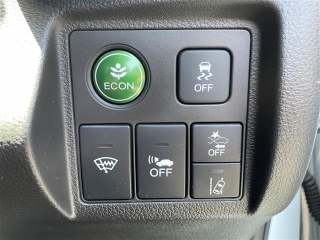 【運転席操作部】快適なドライブを楽しむための機能が装備されています！運転席から触れるので、使いやすいです！除菌プランいれていただくと、さらに清潔で安心していただけます！