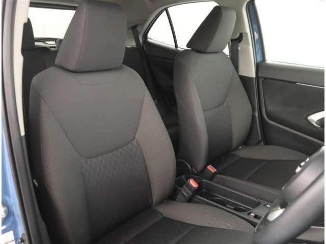 【フロントシート】左右のフロントシートにはサイドエアバック機能が付いています。