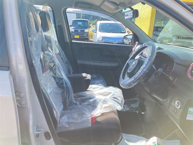 ☆最新鋭のフレーム修正機、吸引式塗装ブース、全自動ライトテスター、サイドスリップテスターなど設備にも力も入れております☆