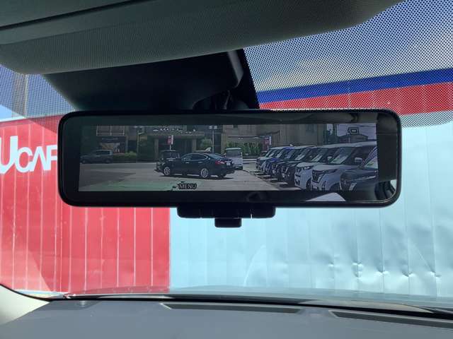 ★スマートルームミラー・・・後席に荷物を満載しても、暗い夜でもクリアな後方映像を映してくれて安心ですね。