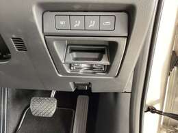 オルガン式アクセルペダルで、長距離も疲労を感じずにアクセル操作ができます。