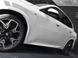 保証に関しましては全国どこのディーラーでもご使用いただける認定中古車保証が付きます。アフターメンテナンスもお近くのディーラーにて行うことができますので安心してお乗りいただけます。