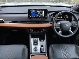 【　オ【インパネ全体】全方位で視界が広く、高い目線で運転もしやすいです！ートエアコン　】車内温度を感知して自動で温度調整をしてくれるのでいつでも快適な車内空間を創り上げます！