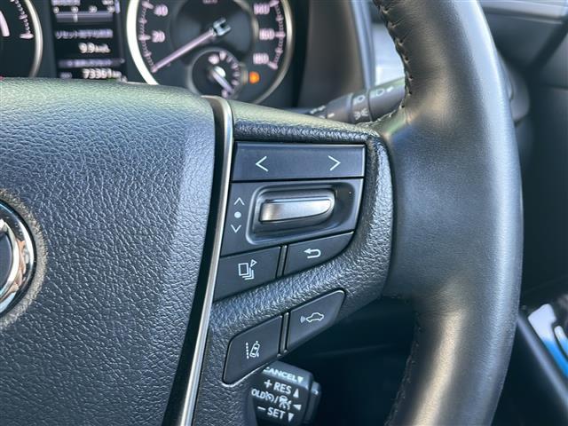 【アダプティブクルーズコントロール】アクセルを離しても一定の速度で走行し、先行車の速度を検知し、追従走行してくれるため負担軽減で快適です♪