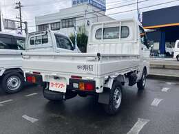 自社工場完備しておりますのでお車ご購入後のアフターも安心！