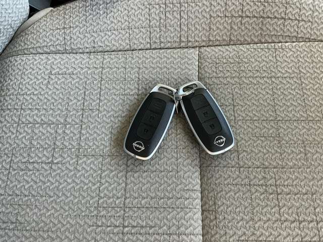 インテリジェントキーが2個付いてとっても便利です。！！！