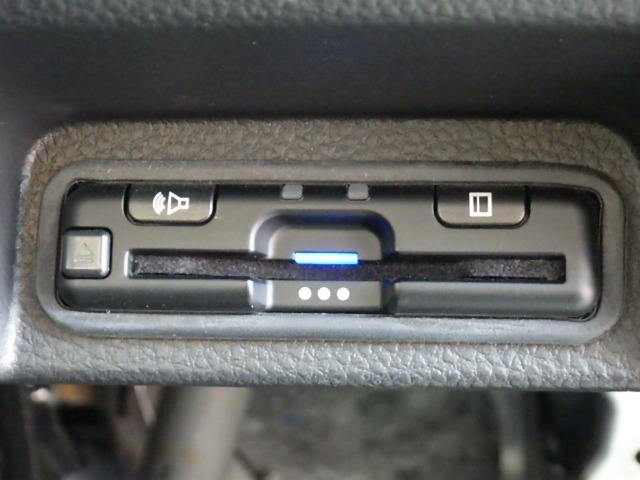 ★ETC搭載★ お出かけには今や欠かせなくなってきましたETC装備で、高速道路の利用もスマートに！料金所もスイスイ通過⇒快適ドライブにかかせないアイテムです☆