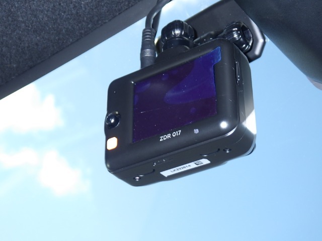 ★ドライブレコーダー★ もしもの時の状況を映像と音声でシッカリ記録♪快適ドライブをしっかりサポートするドライブレコーダーです☆