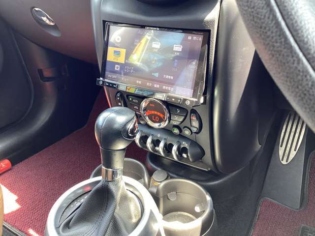 シフトレバーも使用感はさほど感じません。もちろんしっかり除菌済です。