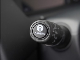 ◆マルチビュースイッチ◆スイッチ押すと簡単に前後左右切り替え可能でナビ画面に大きく映し出されるので駐停車時も安心です。