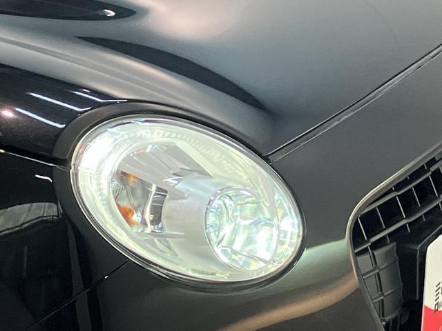 品質へのこだわり！フロアマットやシートなど車内をキレイに清掃し、ニオイや汚れなどを徹底的にクリーニングしてもらっております。室内はピカピカです☆