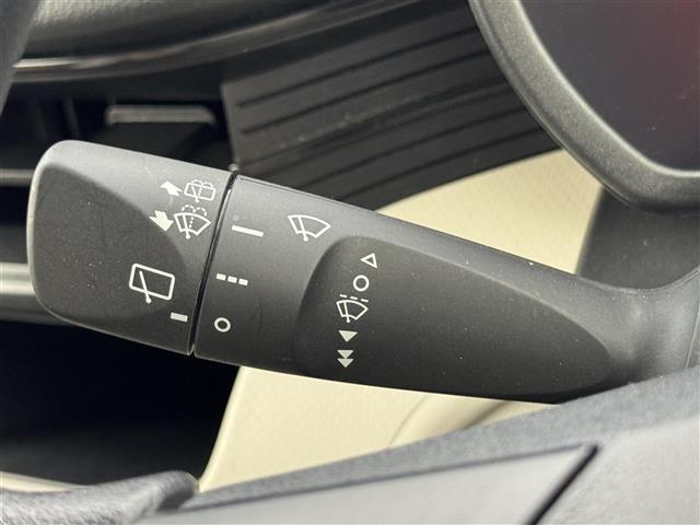 【運転席操作部】快適なドライブを楽しむための機能が装備されています！運転席から触れるので、使いやすいです！除菌プランいれていただくと、さらに清潔で安心していただけます！