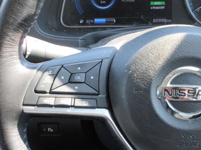 ハンドル左側には、アドバンスドドライブアシストディスプレイ設定、オーディオスイッチ