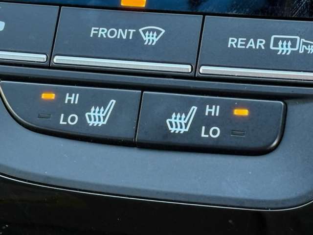 「シートヒーター」　寒い冬の必需品♪エアコンよりも早く暖めてくれます☆