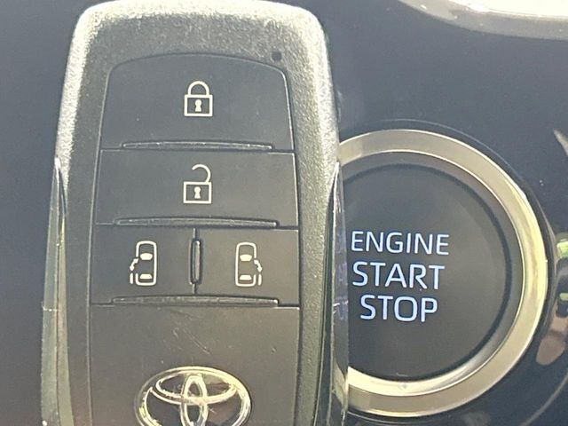【両側パワースライドドア】スマートキーや運転席のスイッチで後席両側スライドドアの開閉が可能♪電動だから力を入れてドアを開ける必要が無く、小さなお子様でも簡単に開け閉めでき快適です♪