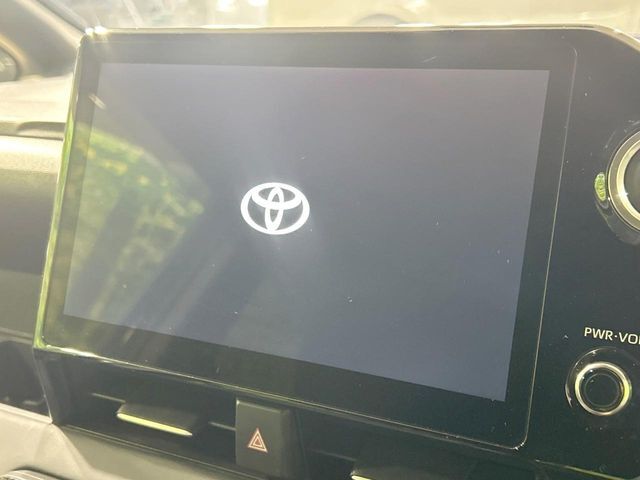 【純正10型ナビ】人気の純正ナビを装備。オーディオ機能も充実しており、Bluetooth接続すればお持ちのスマホやMP3プレイヤーの音楽を再生可能！毎日の運転がさらに楽しくなります！！